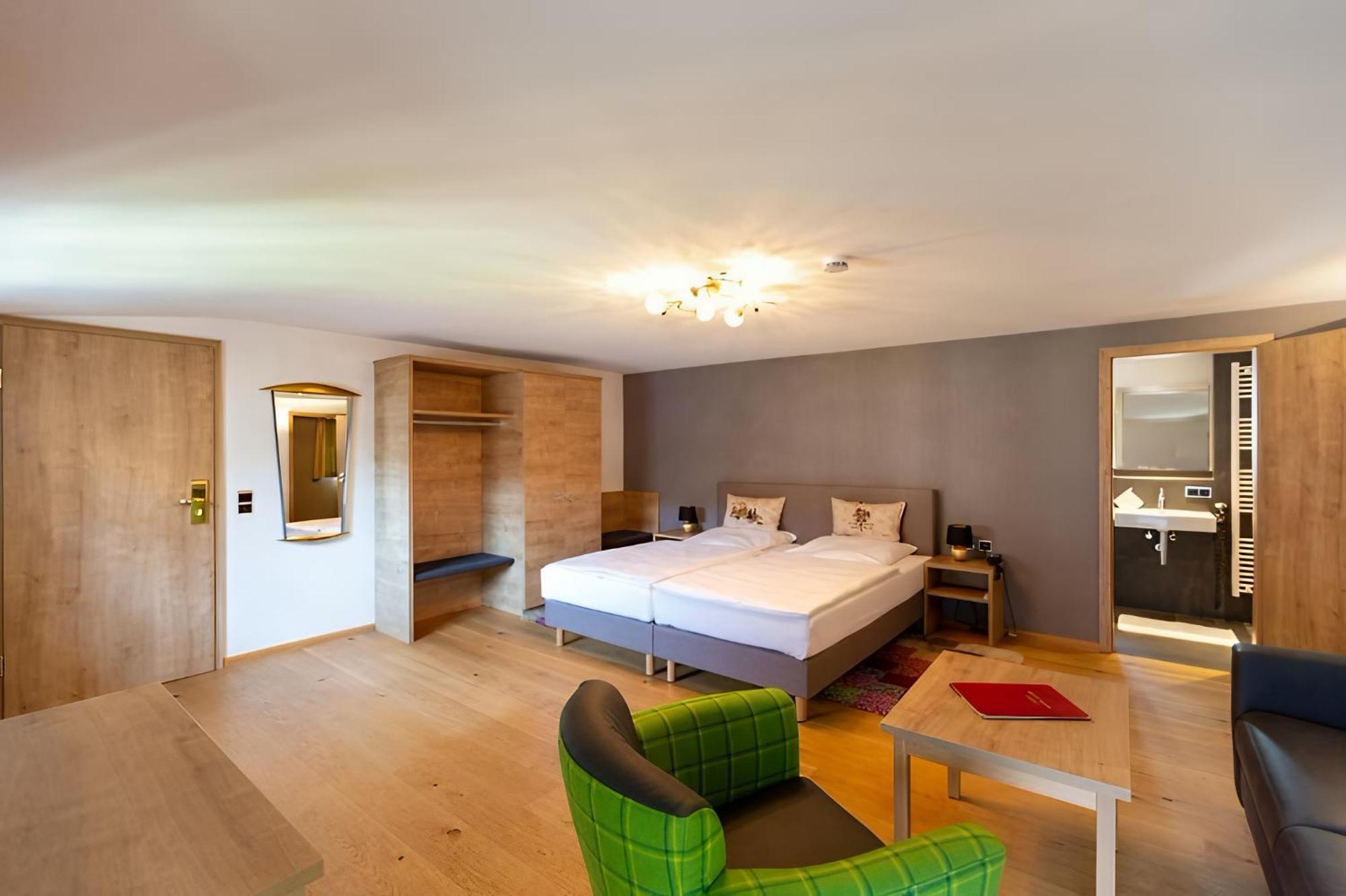 Boardinghouse Sonne Hotel Offenburg Exterior photo
